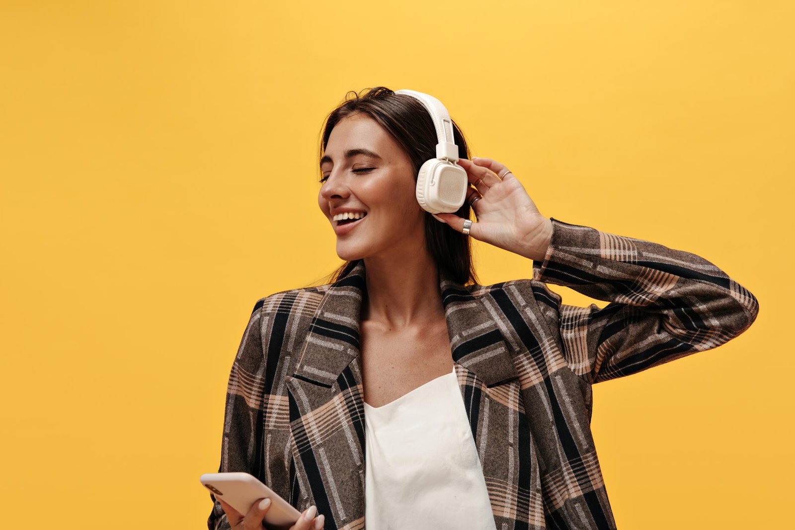 Woman listening to French songs